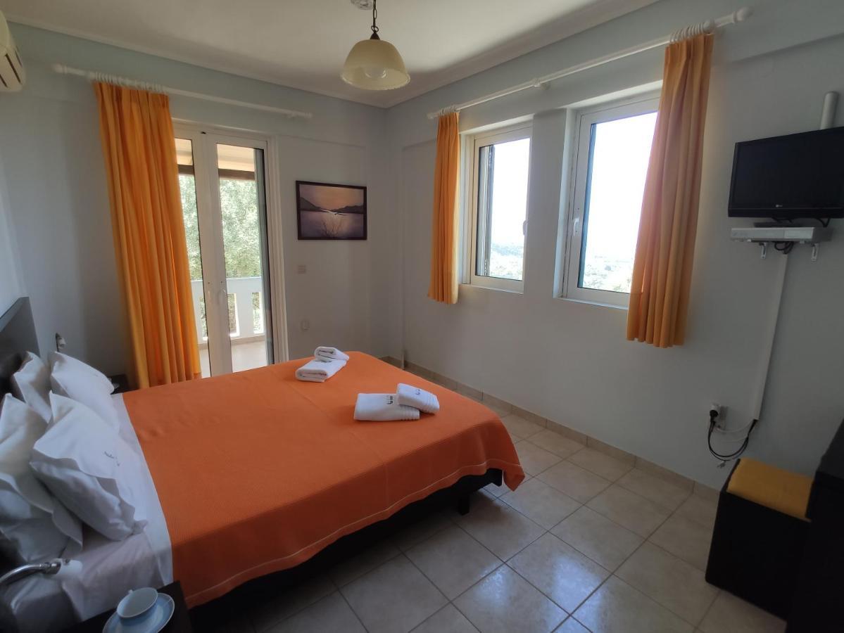 Irida Apartment Apolpaina Екстериор снимка