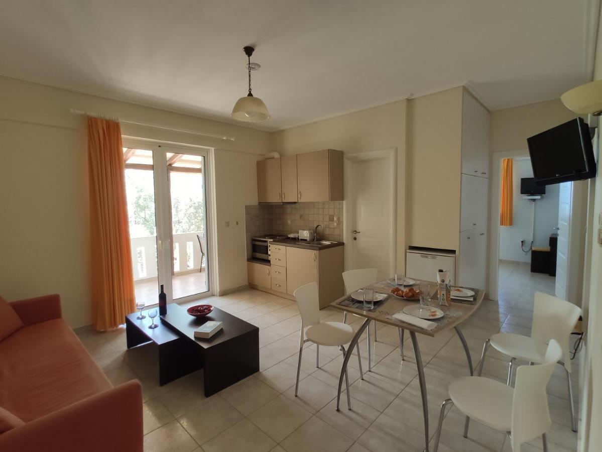 Irida Apartment Apolpaina Екстериор снимка